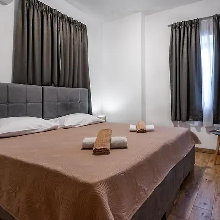 Bed and Breakfast With Free Parking