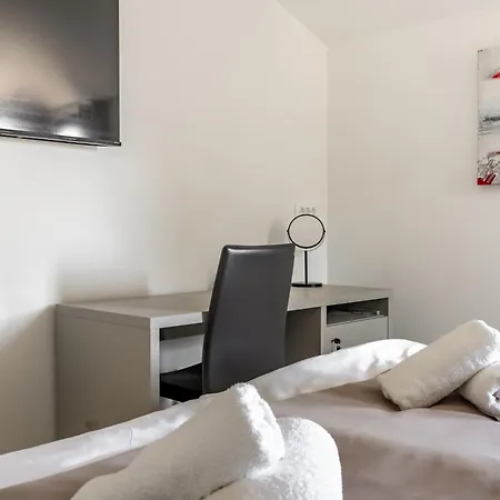 Bed and Breakfast With Free Parking 3*