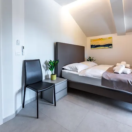 With Free Parking 3* Pula