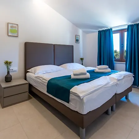 Bed & Breakfast With Free Parking Pula