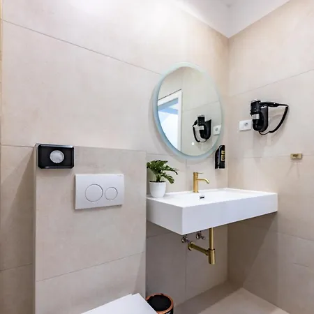 Bed & Breakfast With Free Parking