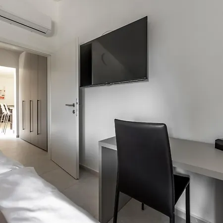 With Free Parking Bed and Breakfast Πούλα