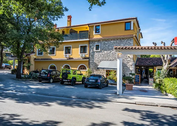 Nocleg ze śniadaniem With Free Parking 3*