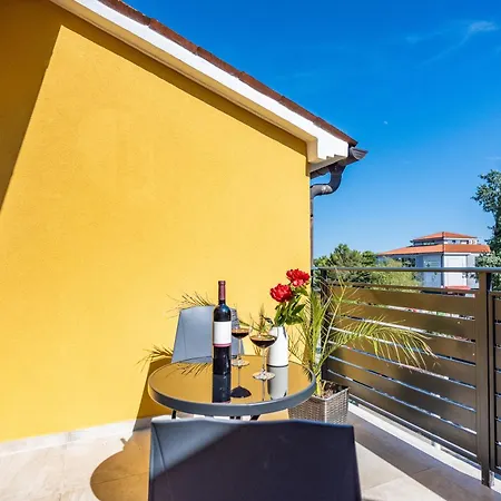 With Free Parking 3* Пула