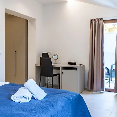 With Free Parking Bed & Breakfast Pula