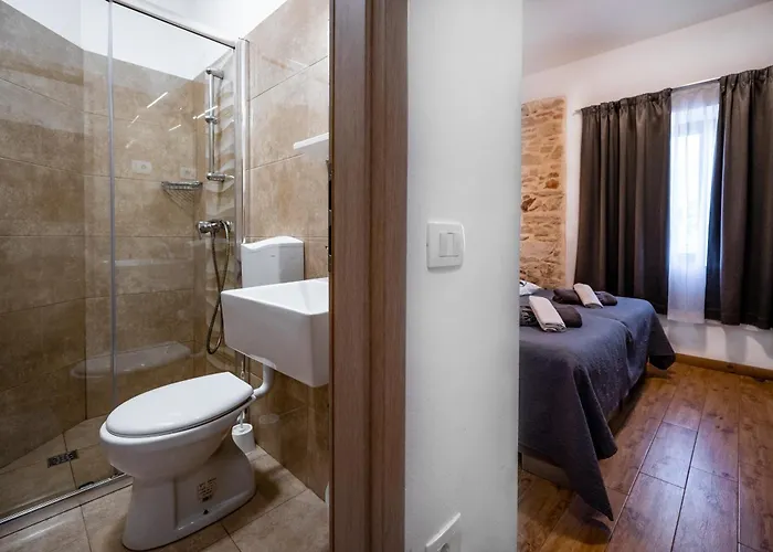 With Free Parking 3* Pola