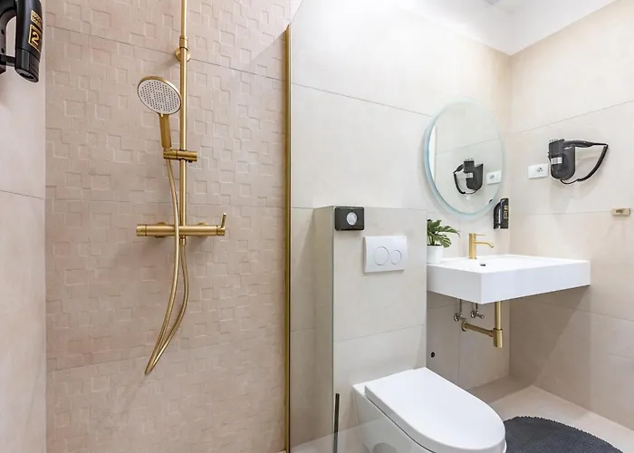 Bed & Breakfast With Free Parking