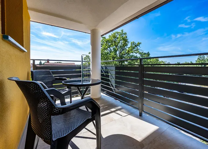 With Free Parking Panzió 3*