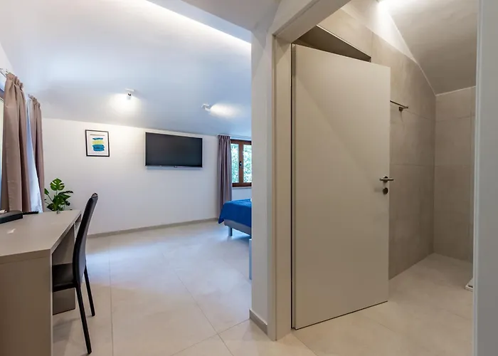 With Free Parking 3* Pola