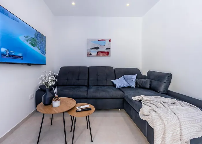 With Free Parking Panzió 3*