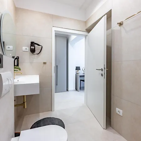 With Free Parking 住宿加早餐酒店 3*