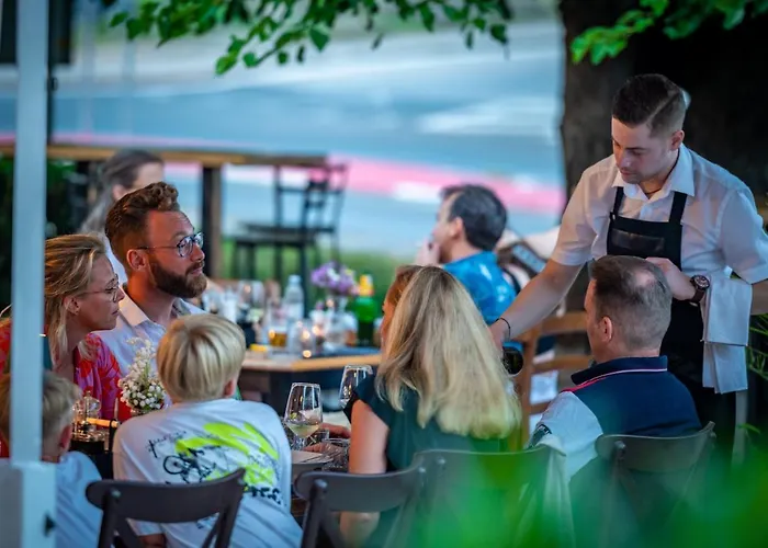 With Free Parking Bed & Breakfast Pula