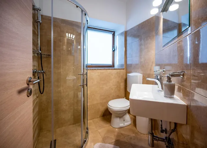 With Free Parking Bed & Breakfast Pula