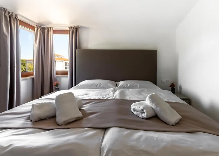 Bed & Breakfast With Free Parking 3*