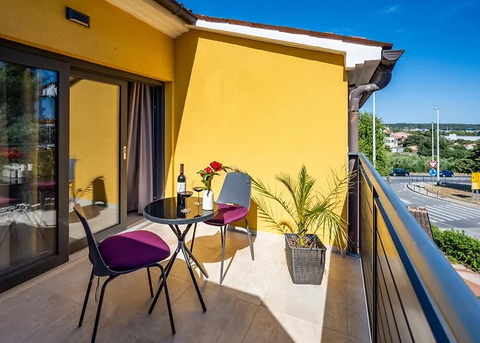 With Free Parking Bed & Breakfast