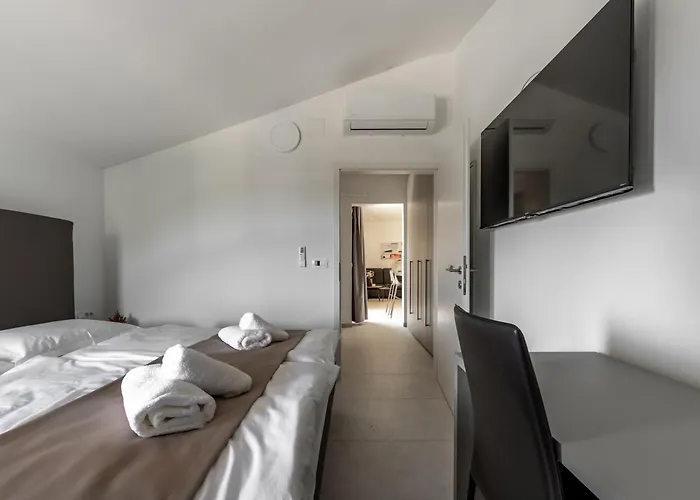 Bed & Breakfast With Free Parking