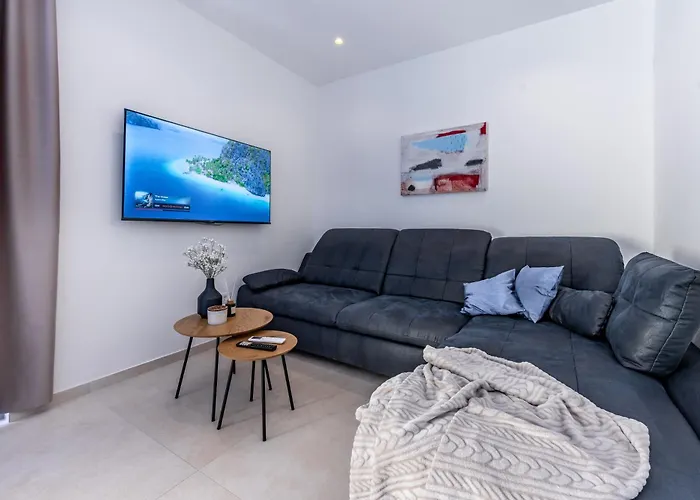 With Free Parking 3* Pula